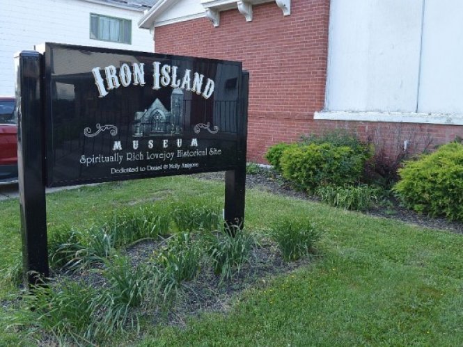 Iron Island Museum 001