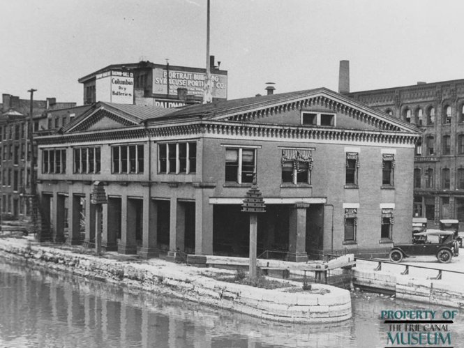 Erie Canal Museum1